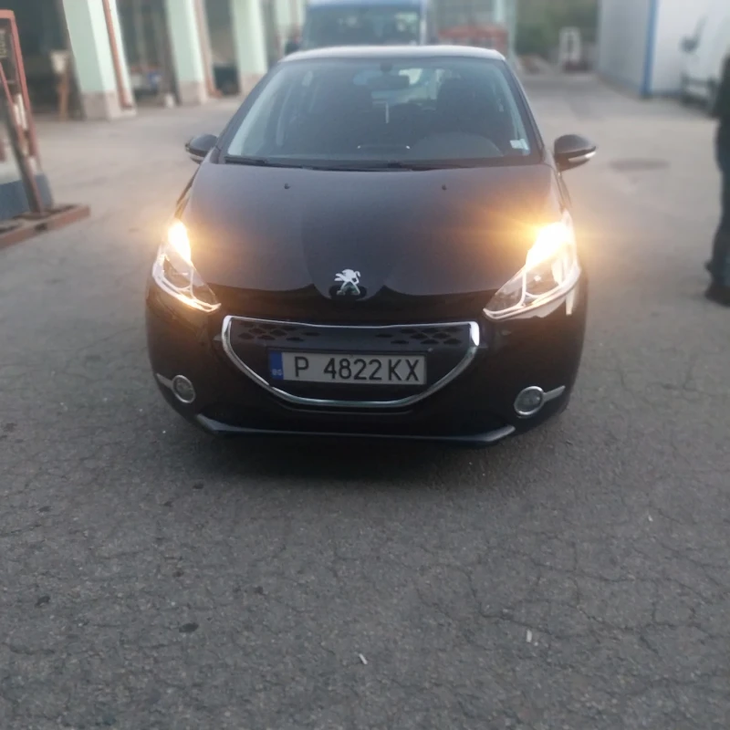 Peugeot 208 Автоматик 1.4HDI, снимка 6 - Автомобили и джипове - 47707412