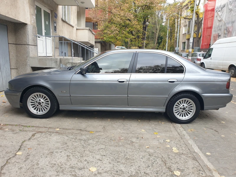 BMW 530 ЧЕРЕН ПЕТЪК !, снимка 4 - Автомобили и джипове - 47926788