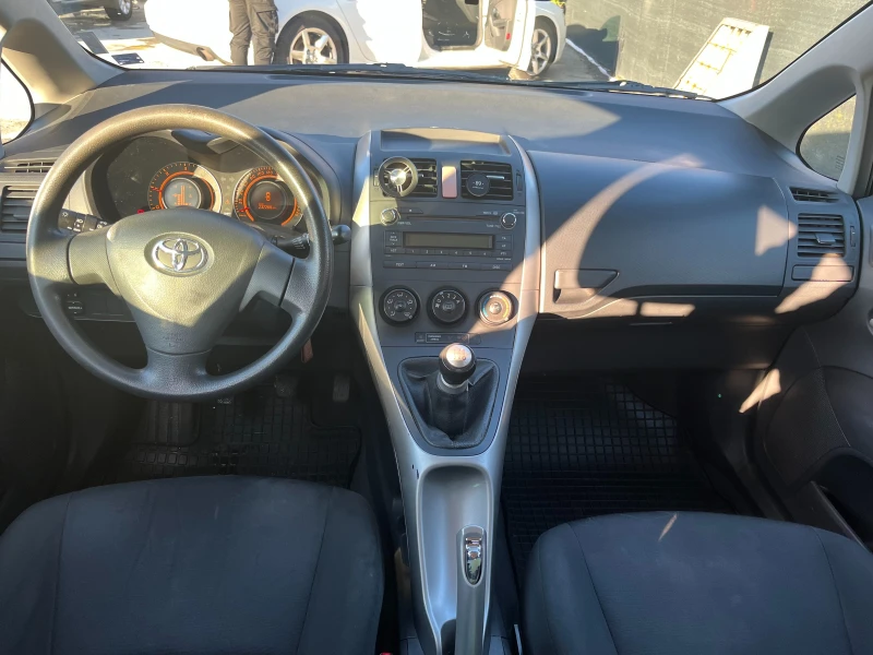 Toyota Auris D-4D, снимка 8 - Автомобили и джипове - 48106247