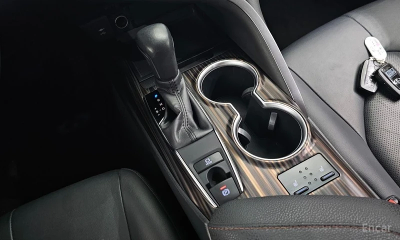 Toyota Camry, снимка 9 - Автомобили и джипове - 52799904