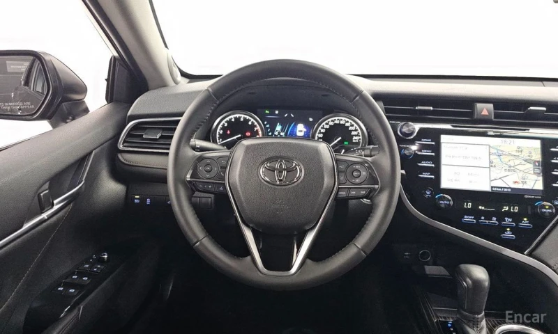 Toyota Camry, снимка 13 - Автомобили и джипове - 52799904