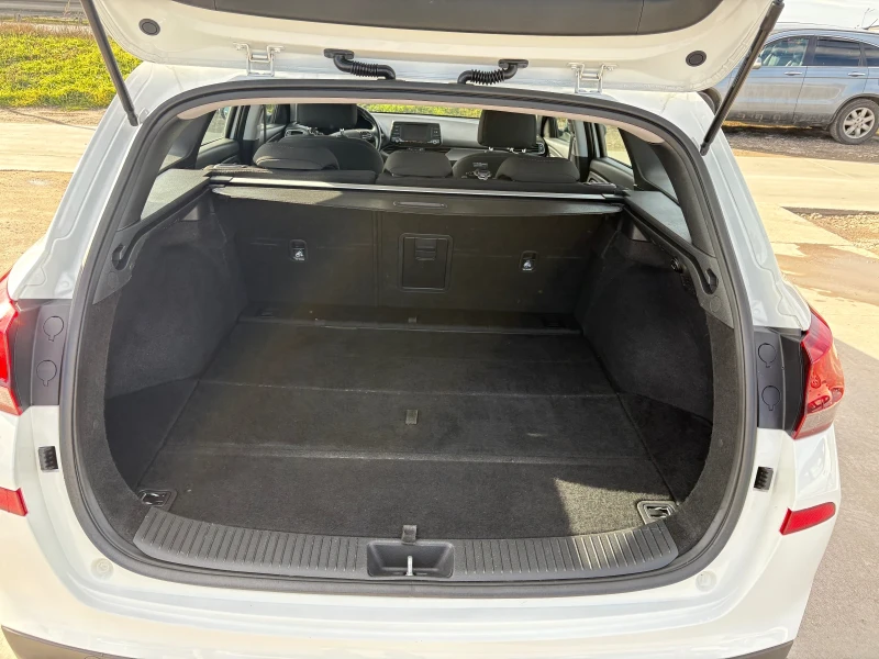 Hyundai I30 1.4i, снимка 10 - Автомобили и джипове - 53266458