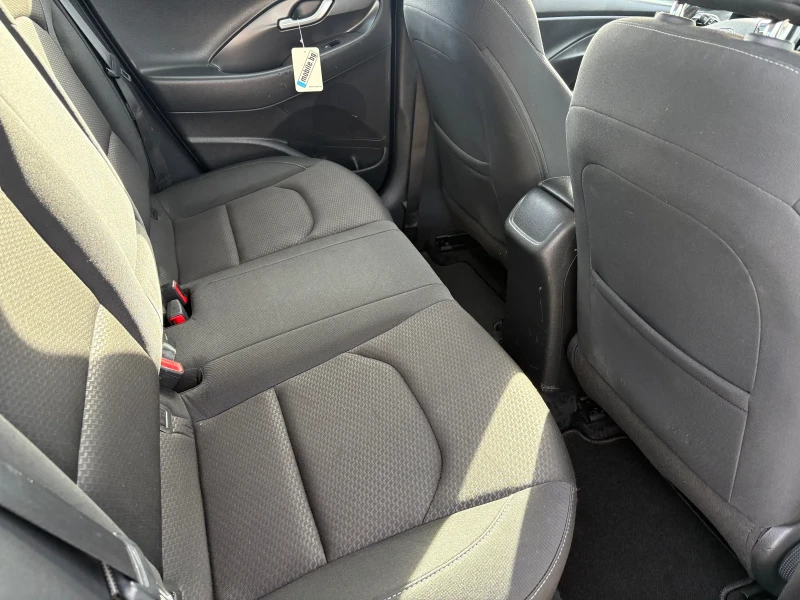 Hyundai I30 1.4i, снимка 11 - Автомобили и джипове - 53266458