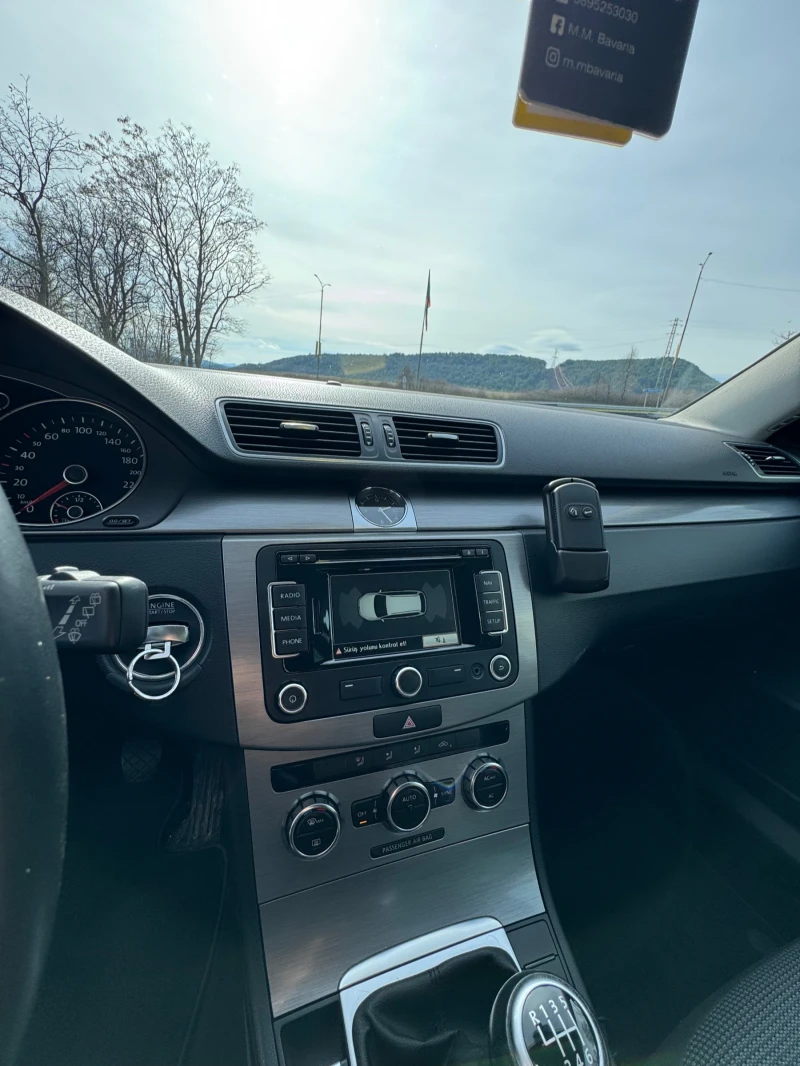 VW Passat 1.6 TDI, снимка 10 - Автомобили и джипове - 53598469