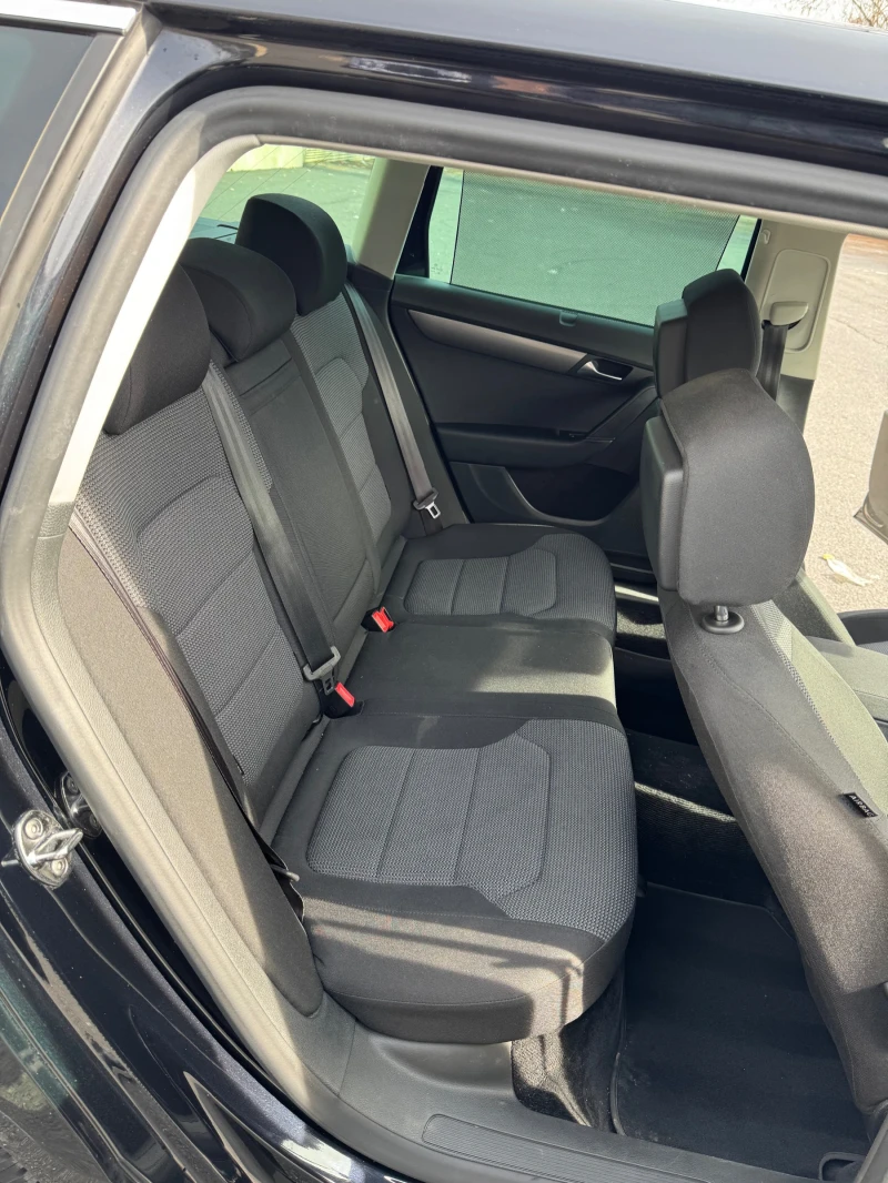 VW Passat 1.6 TDI, снимка 7 - Автомобили и джипове - 53598469