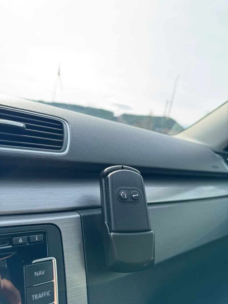 VW Passat 1.6 TDI, снимка 13 - Автомобили и джипове - 53598469