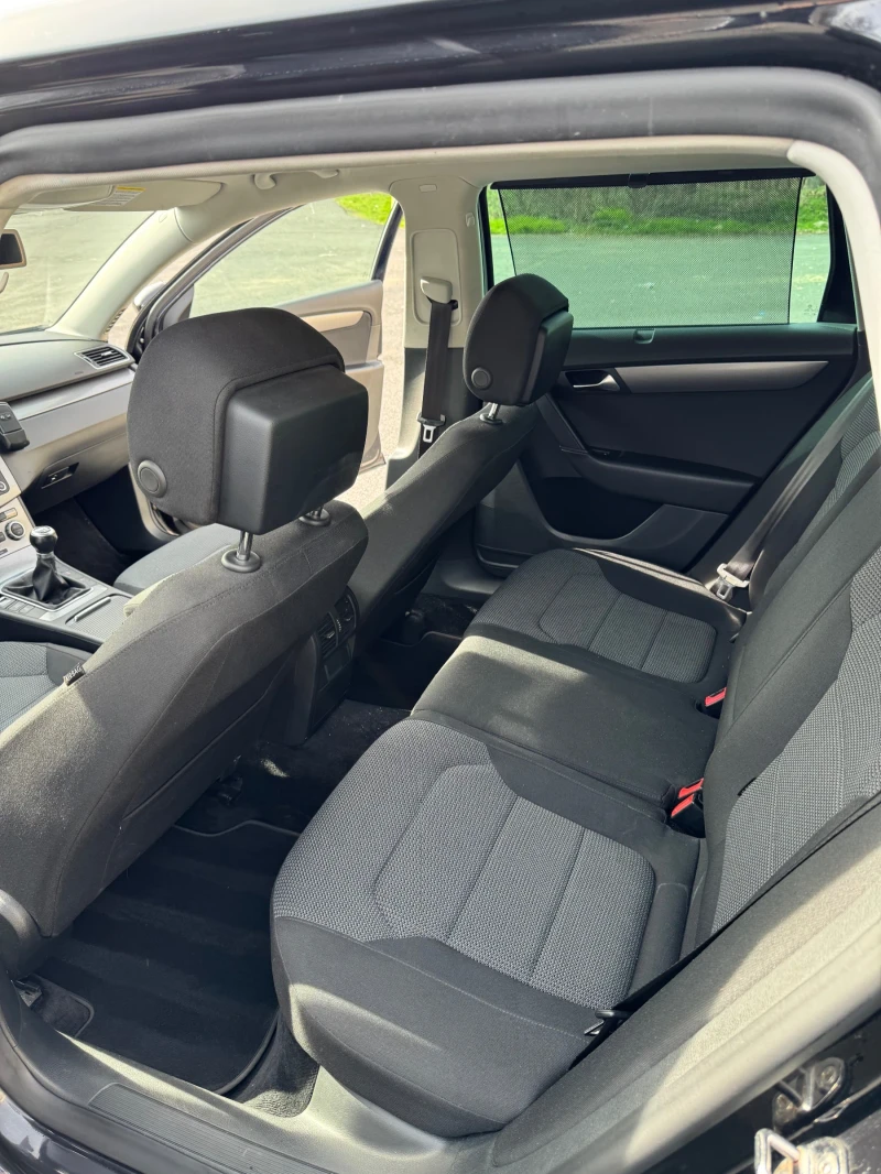 VW Passat 1.6 TDI, снимка 6 - Автомобили и джипове - 53598469