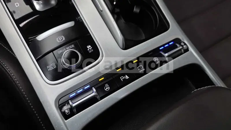Kia Stinger 3.3| 360| DISTRONIC| ОБДУХ| ВКЛ. ТЕХНОТЕСТ, снимка 9 - Автомобили и джипове - 54485324