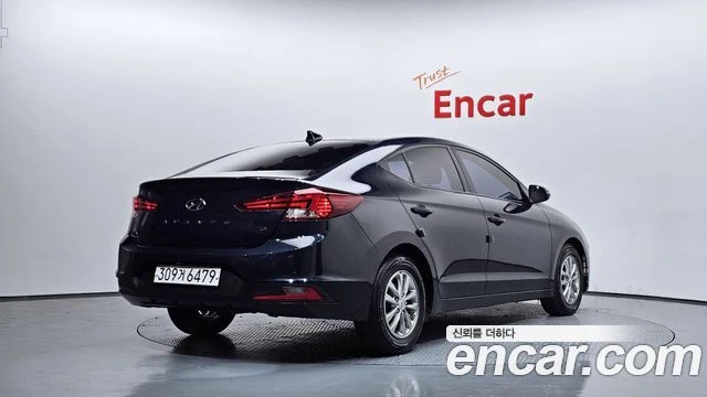 Hyundai Elantra, снимка 2 - Автомобили и джипове - 56082361