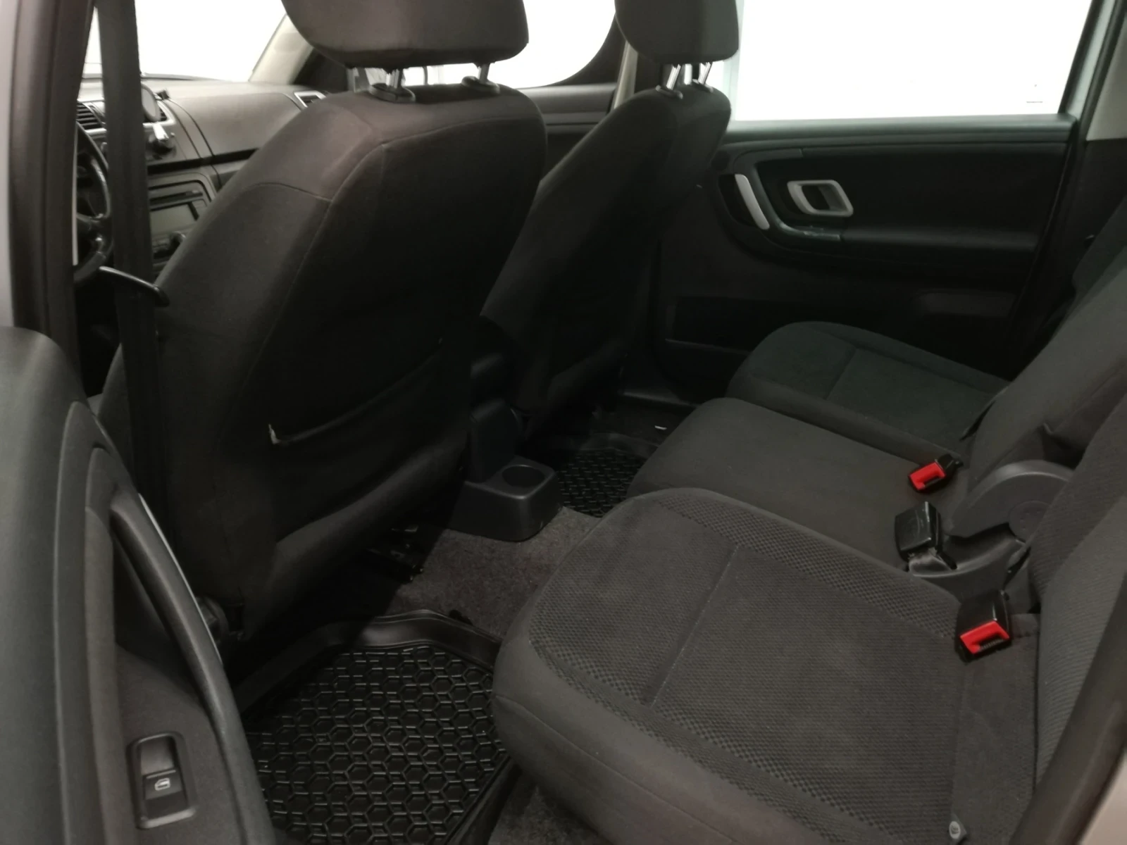 Skoda Roomster 1.6 газ бензин Avtomat - изображение 8