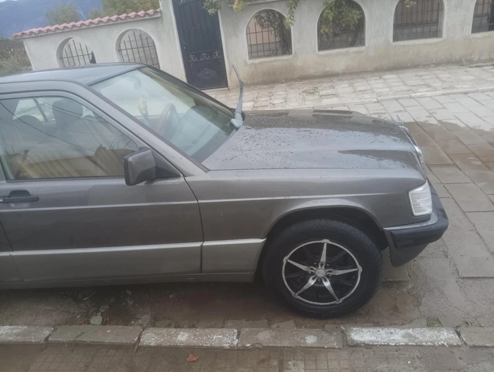 Mercedes-Benz 190  - изображение 5