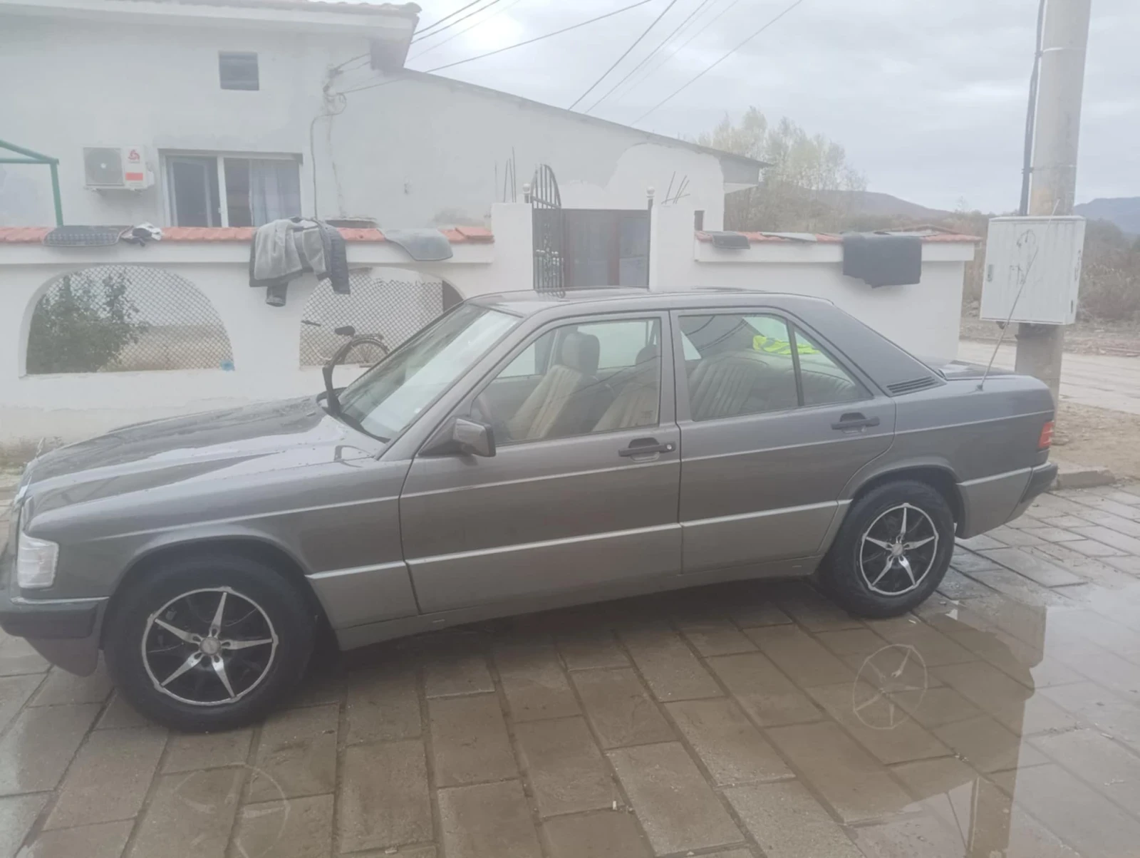 Mercedes-Benz 190  - изображение 3