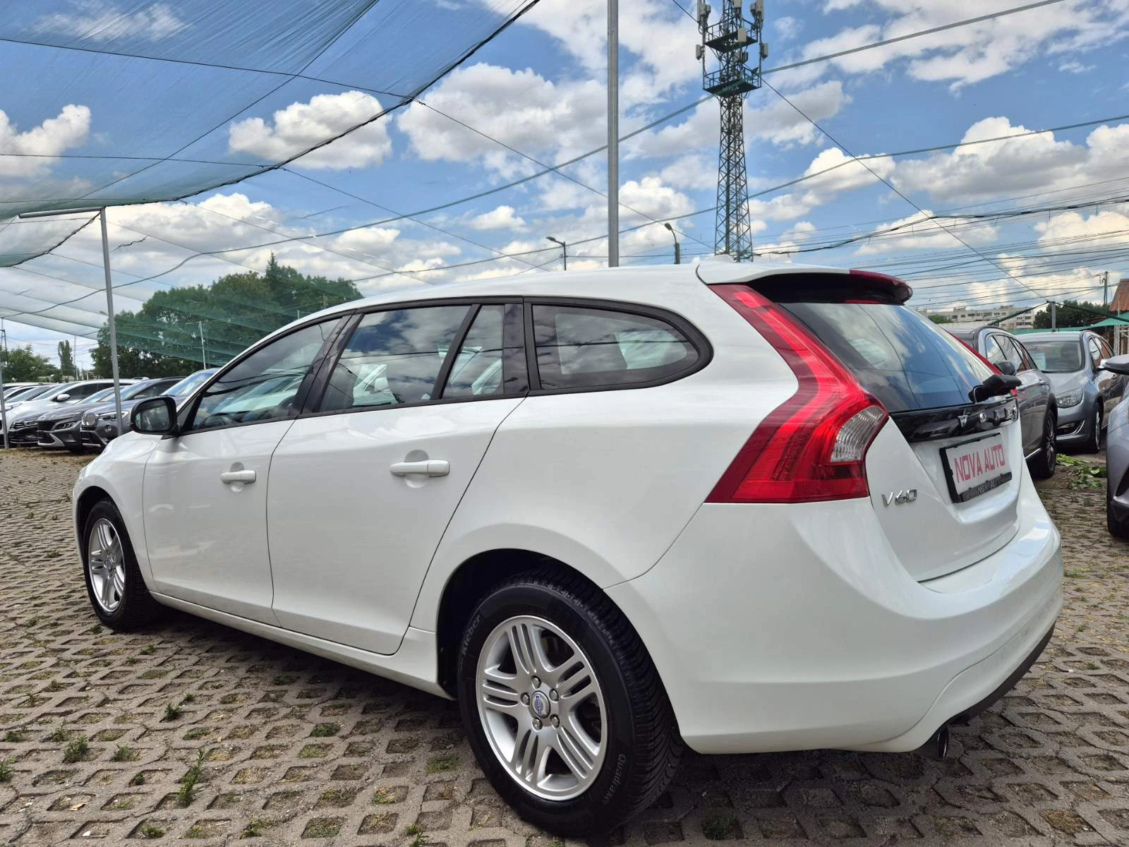 Volvo V60 1.6D-AUTOMATIC-FACE LIFT - изображение 2