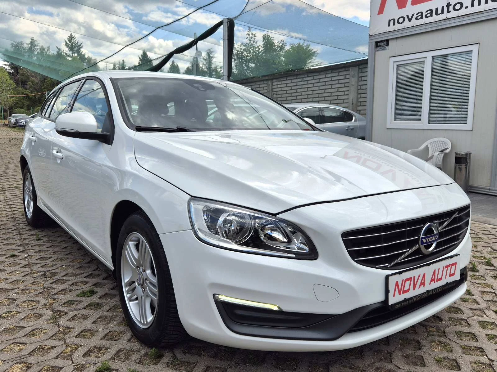 Volvo V60 1.6D-AUTOMATIC-FACE LIFT - изображение 5