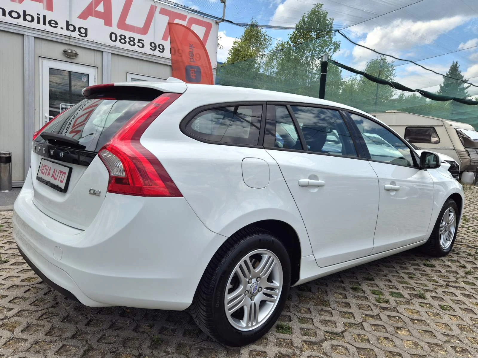 Volvo V60 1.6D-AUTOMATIC-FACE LIFT - изображение 4