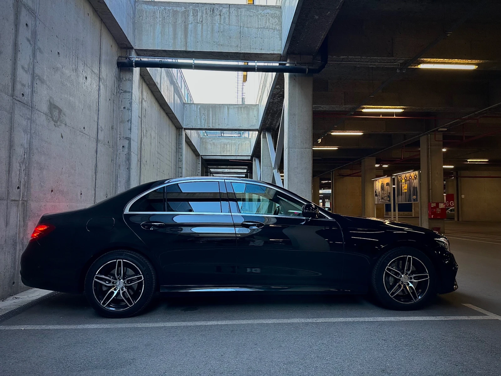 Mercedes-Benz E 350 AMG PACK/BURMESTER/DIGITAL/MULTIBEAM - изображение 4