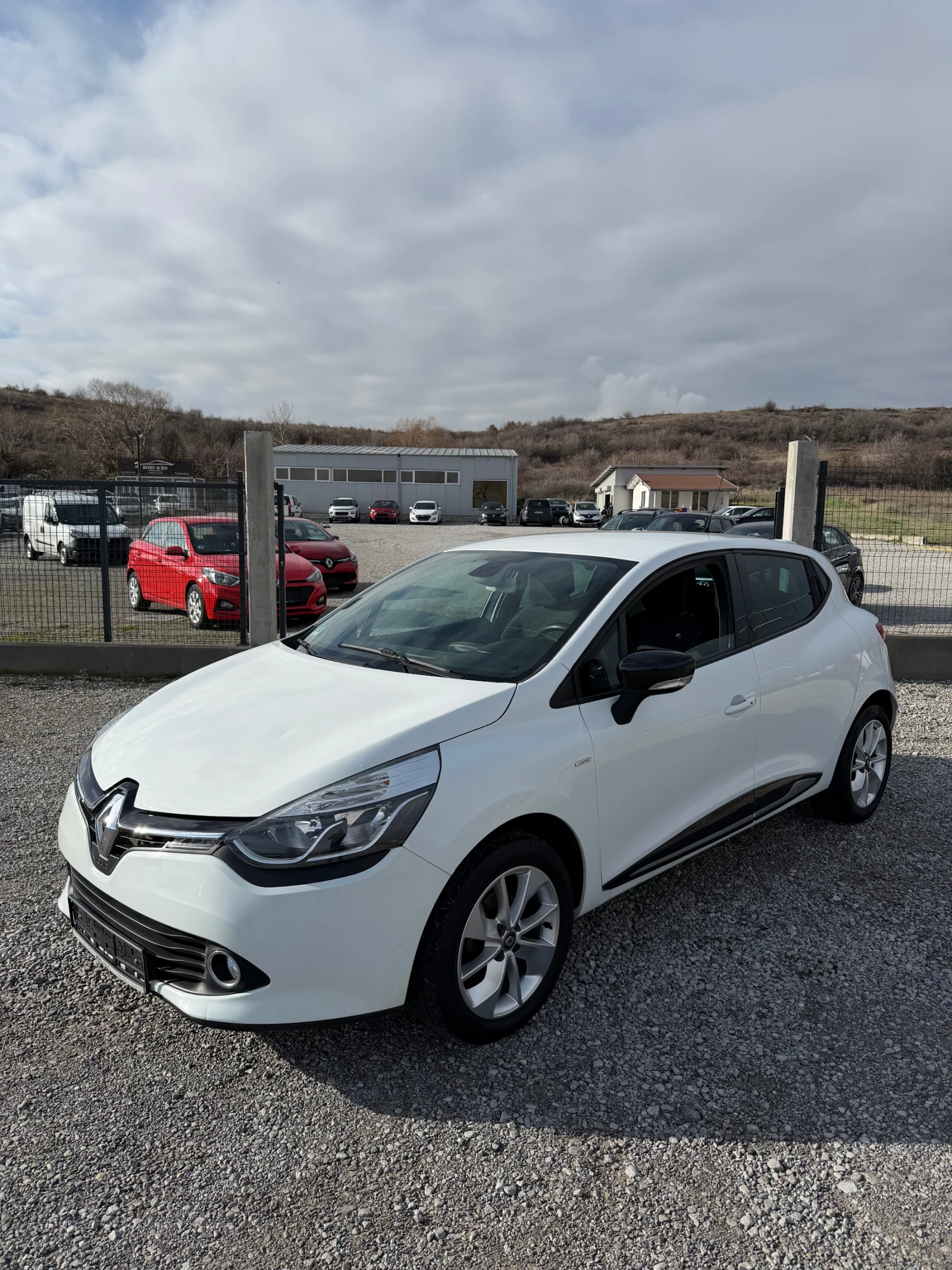 Renault Clio LIMITED 1.2i 16V NAVI EURO 6 TUV COC SERVICE BOOK - изображение 2