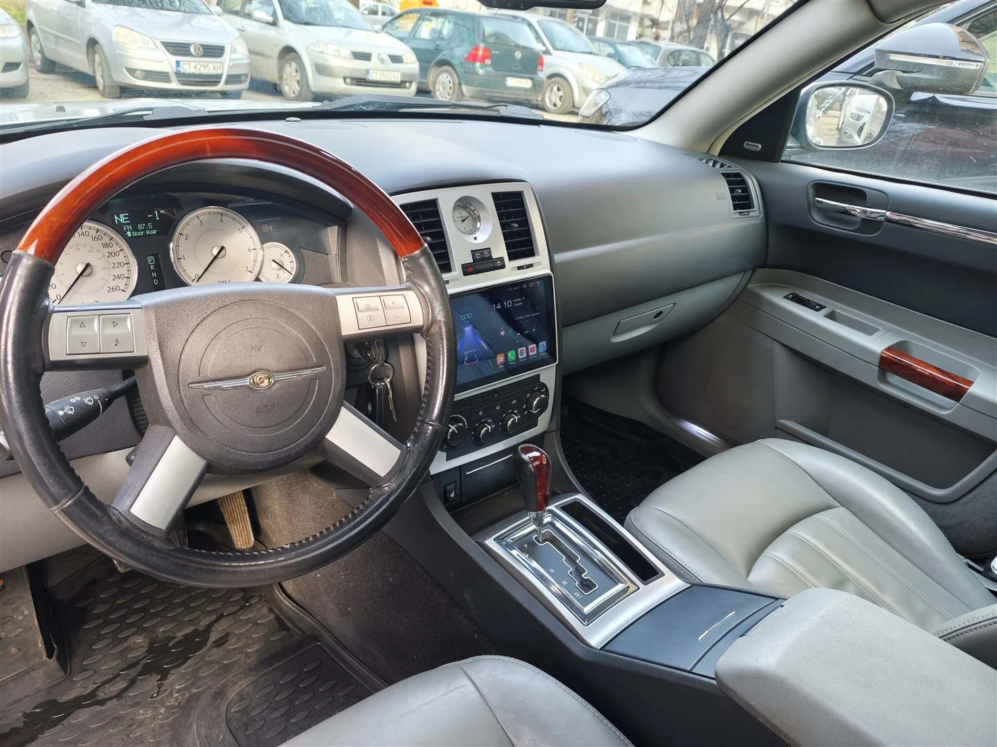 Chrysler 300c Touring - изображение 3