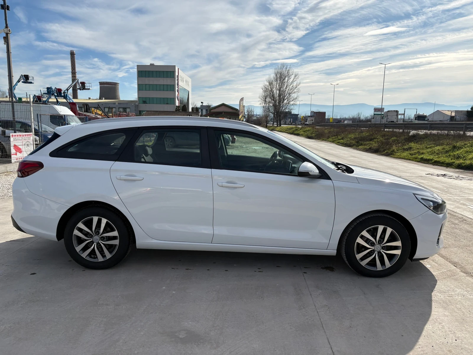 Hyundai I30 1.4i - изображение 4