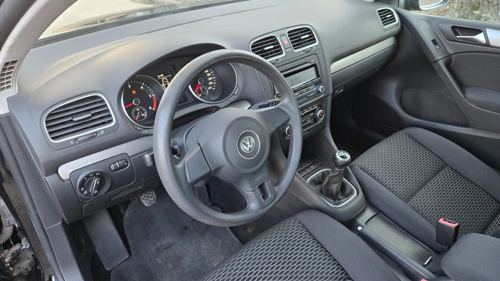 VW Golf Отлична 4х4, снимка 14 - Автомобили и джипове - 53832531