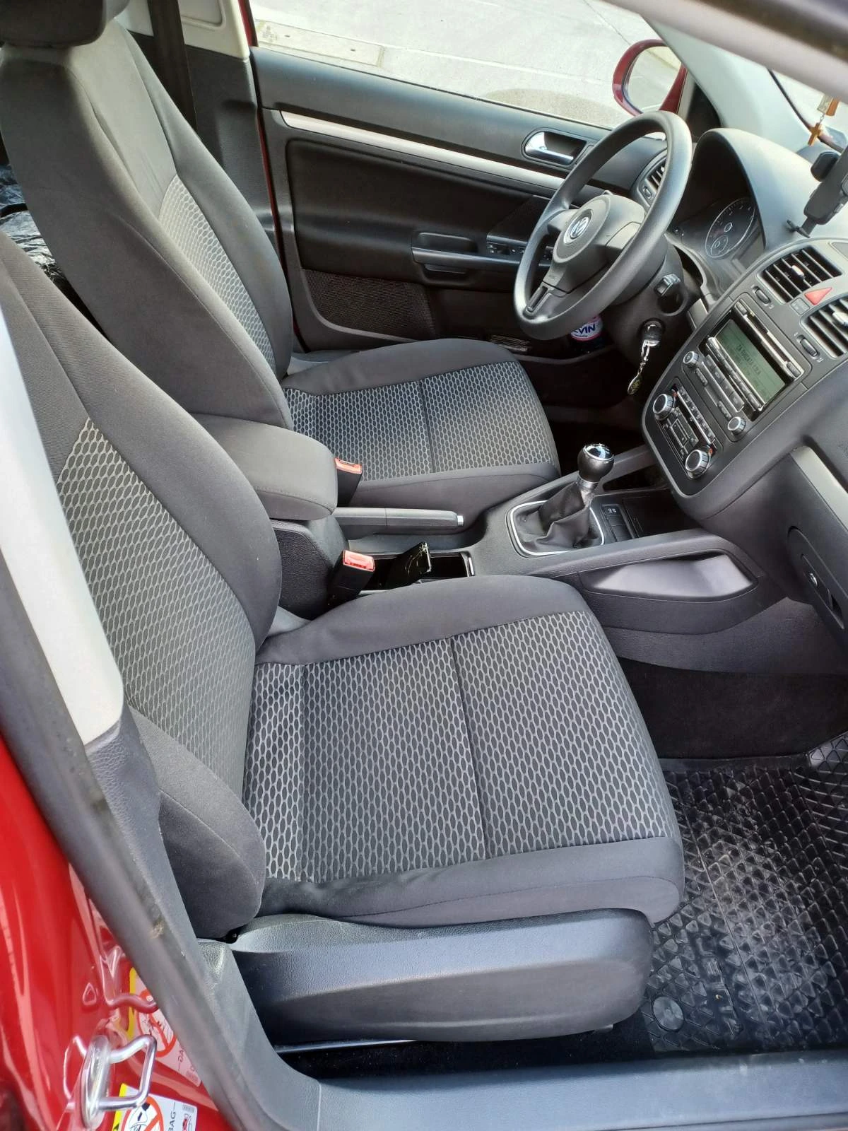 VW Jetta, снимка 12 - Автомобили и джипове - 53976136