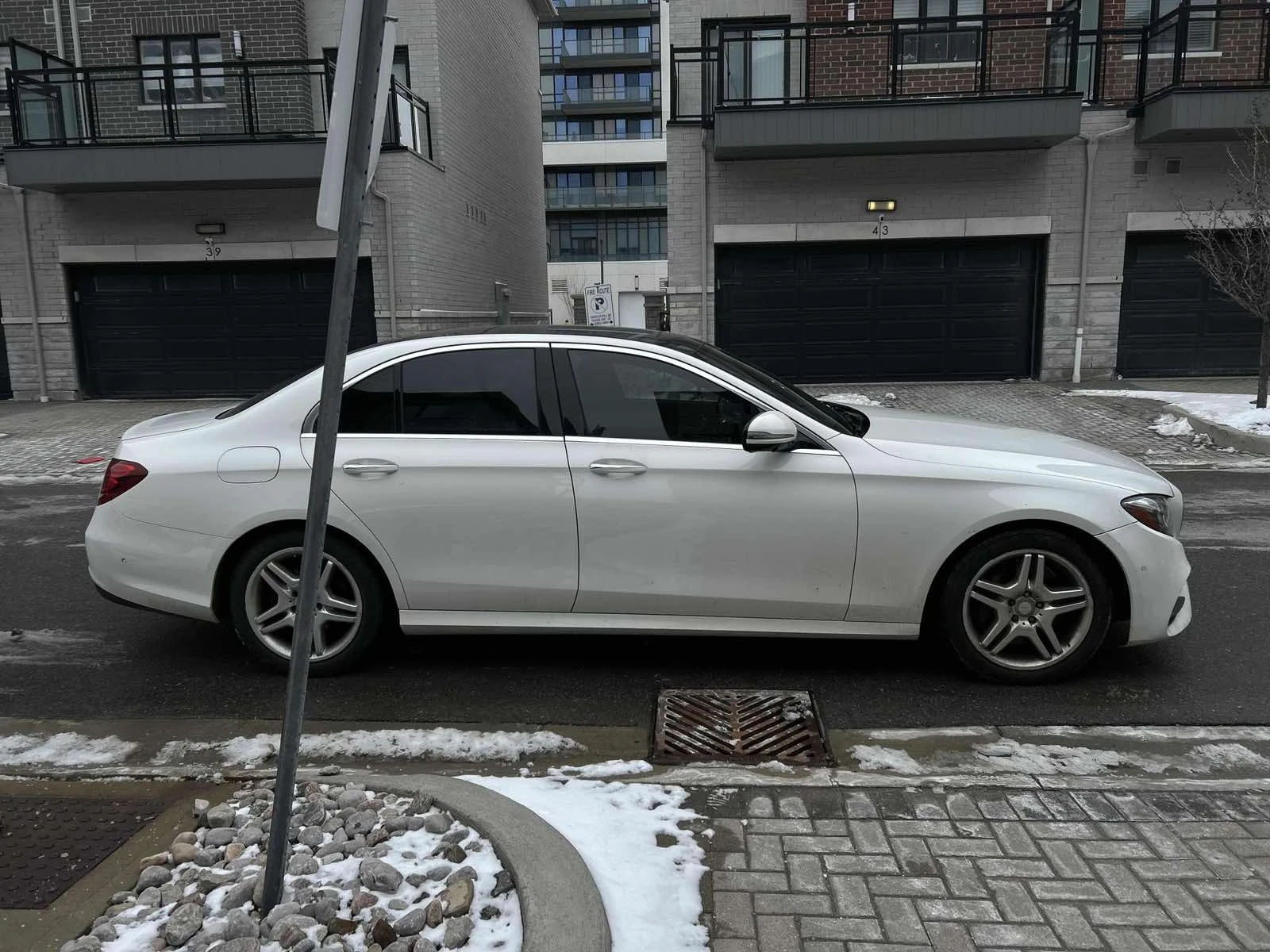 Mercedes-Benz E 300 Очакван внос ! AMG Pack 4Matic, снимка 3 - Автомобили и джипове - 54081171