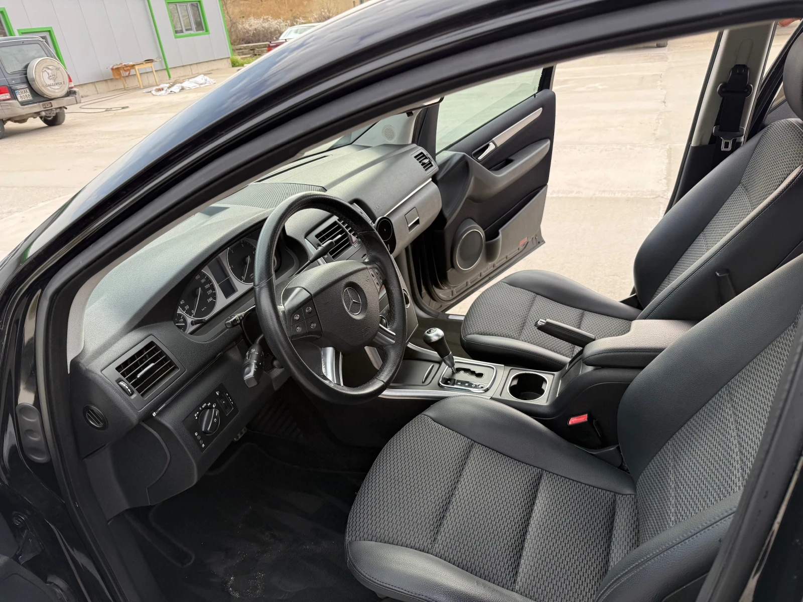 Mercedes-Benz B 200, снимка 7 - Автомобили и джипове - 54209177