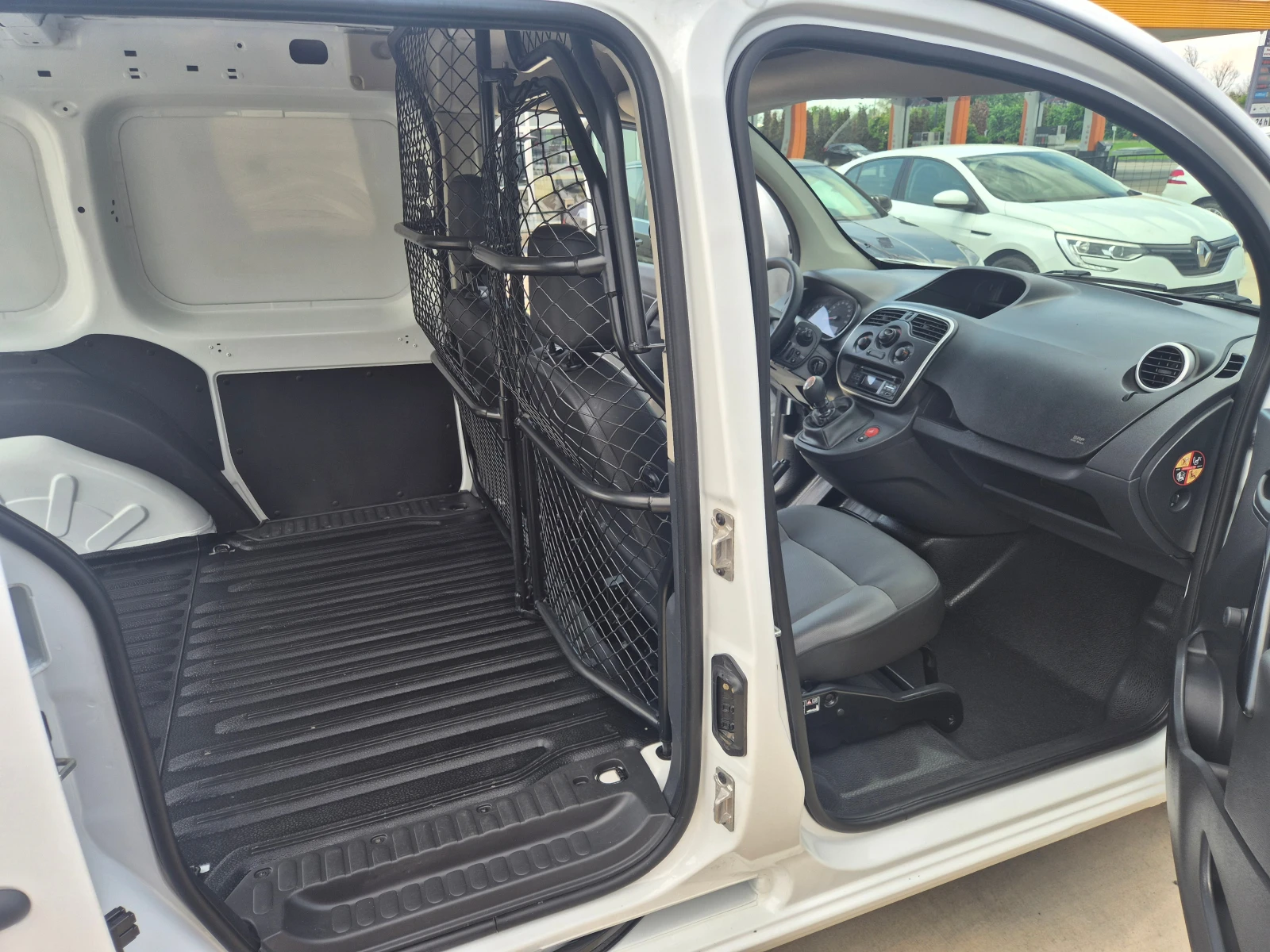 Renault Kangoo N1-M/T 1.5 DCI, снимка 10 - Автомобили и джипове - 54764385