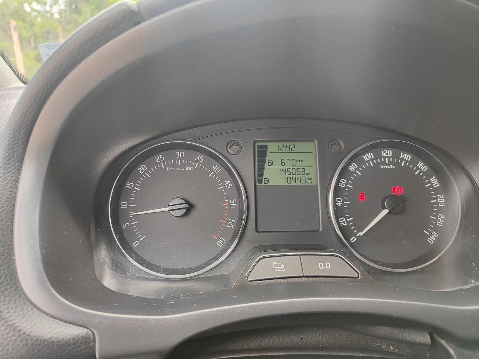 Skoda Fabia 1.6 TDI, снимка 8 - Автомобили и джипове - 54807533