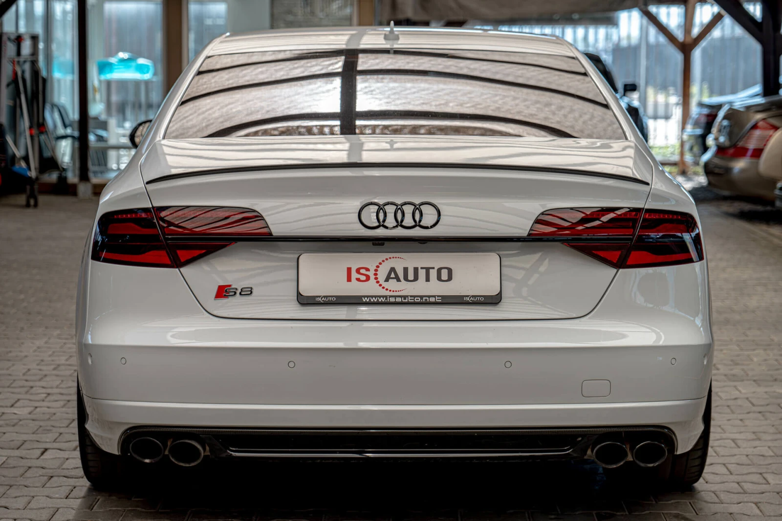 Audi S8 PLUS/EXCLUSIVE/HuD/Night/Обдухване/Керамика/BOSE, снимка 5 - Автомобили и джипове - 54840654