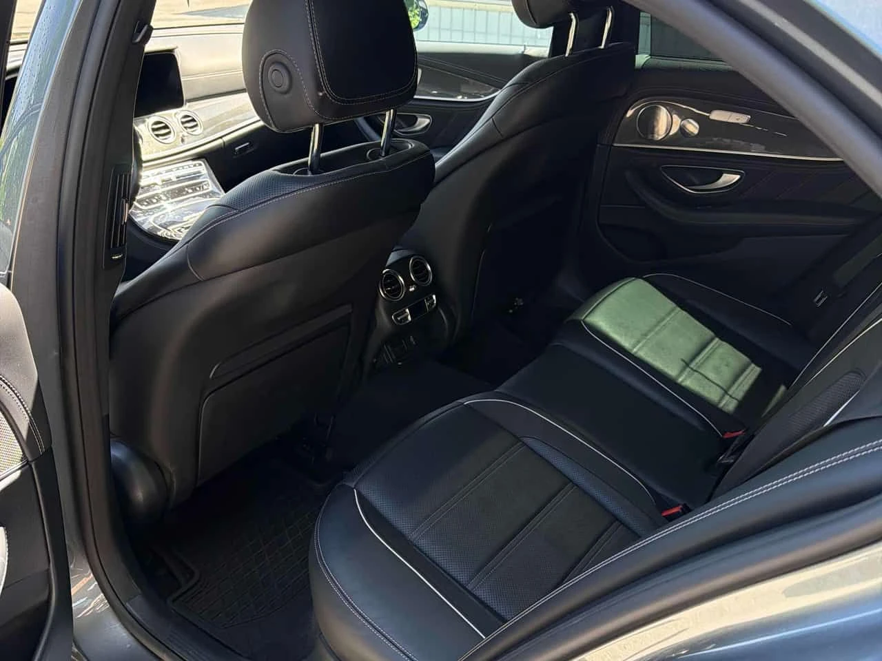 Mercedes-Benz E 63 AMG S * CARFAX * Без инциденти * , снимка 10 - Автомобили и джипове - 54854893