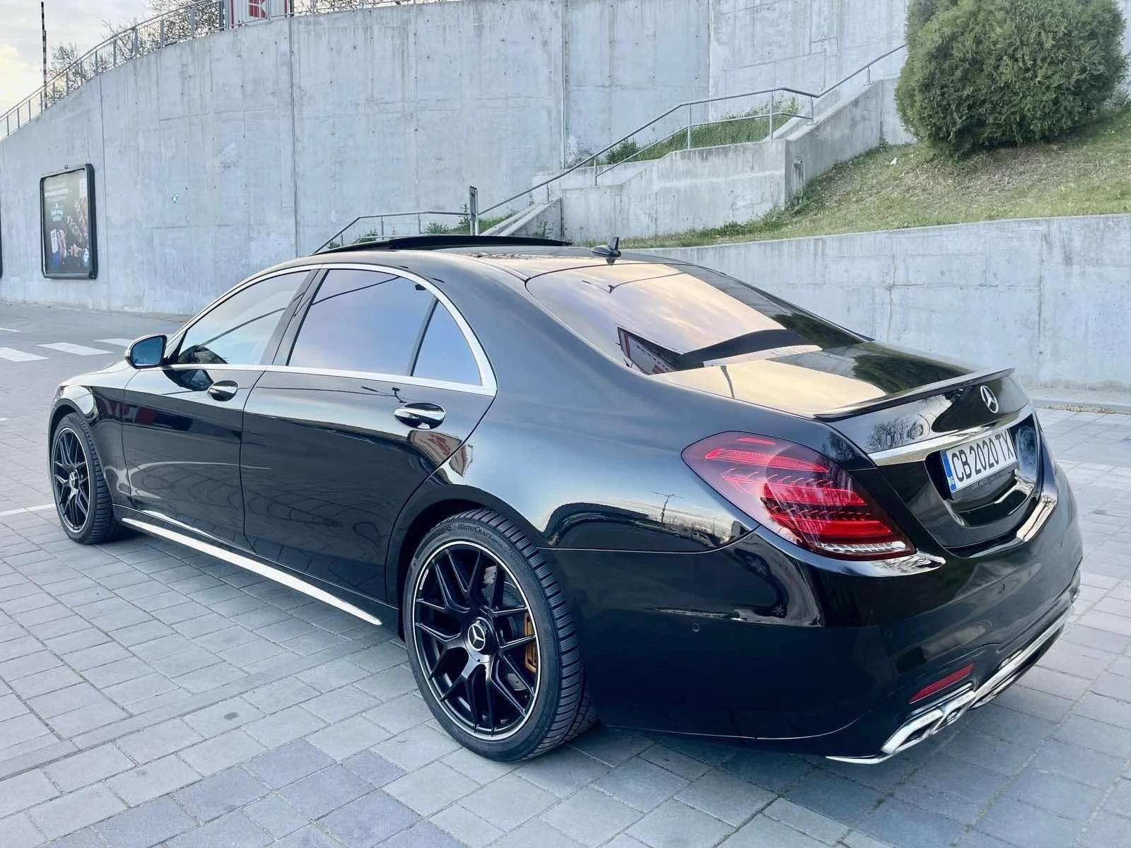 Mercedes-Benz S 560 AMG 4 Matic, снимка 6 - Автомобили и джипове - 54959887