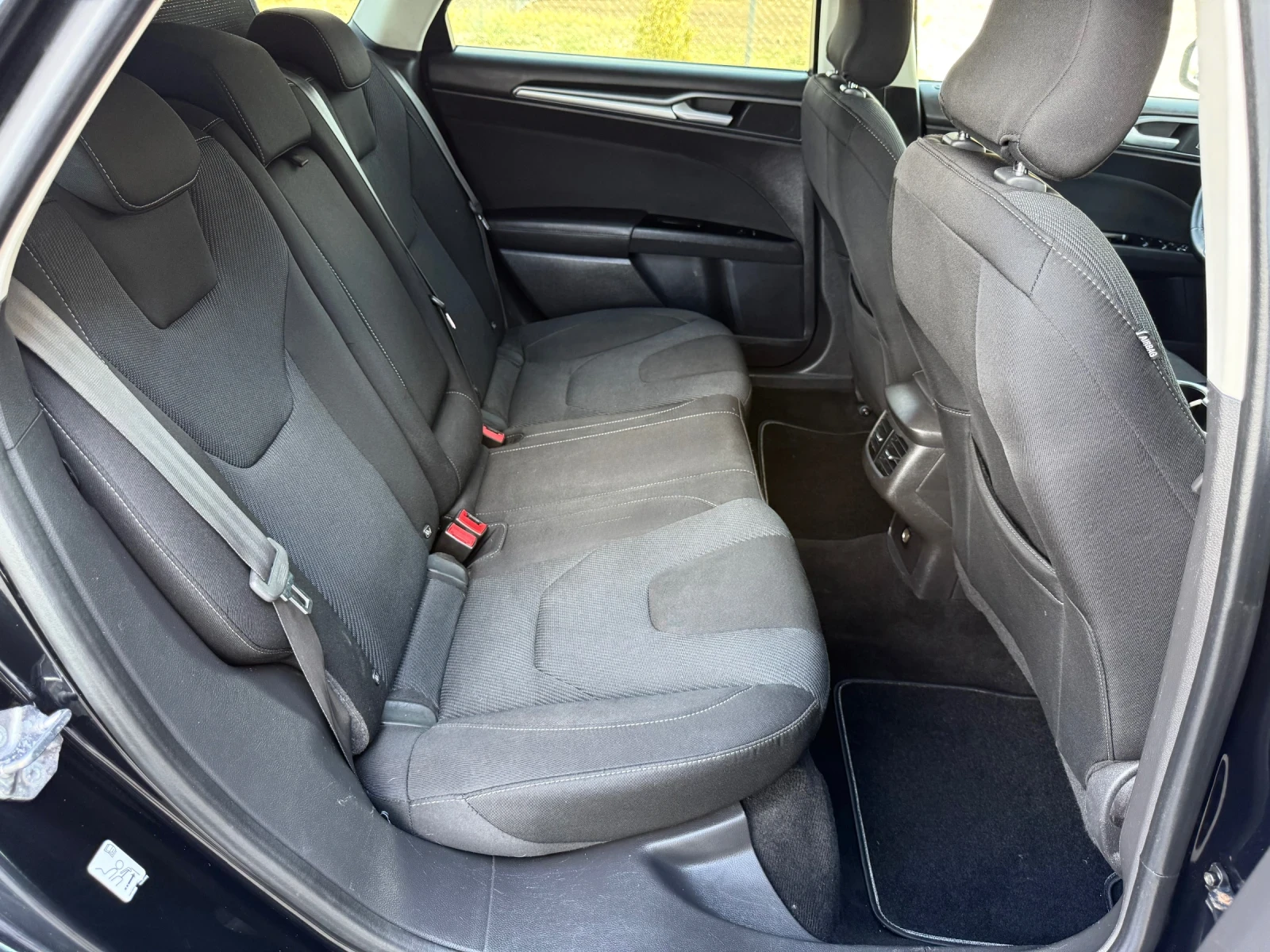 Ford Mondeo 2.0 TDCi / KEYLESS / NAVI / PODGREV, снимка 13 - Автомобили и джипове - 55954967