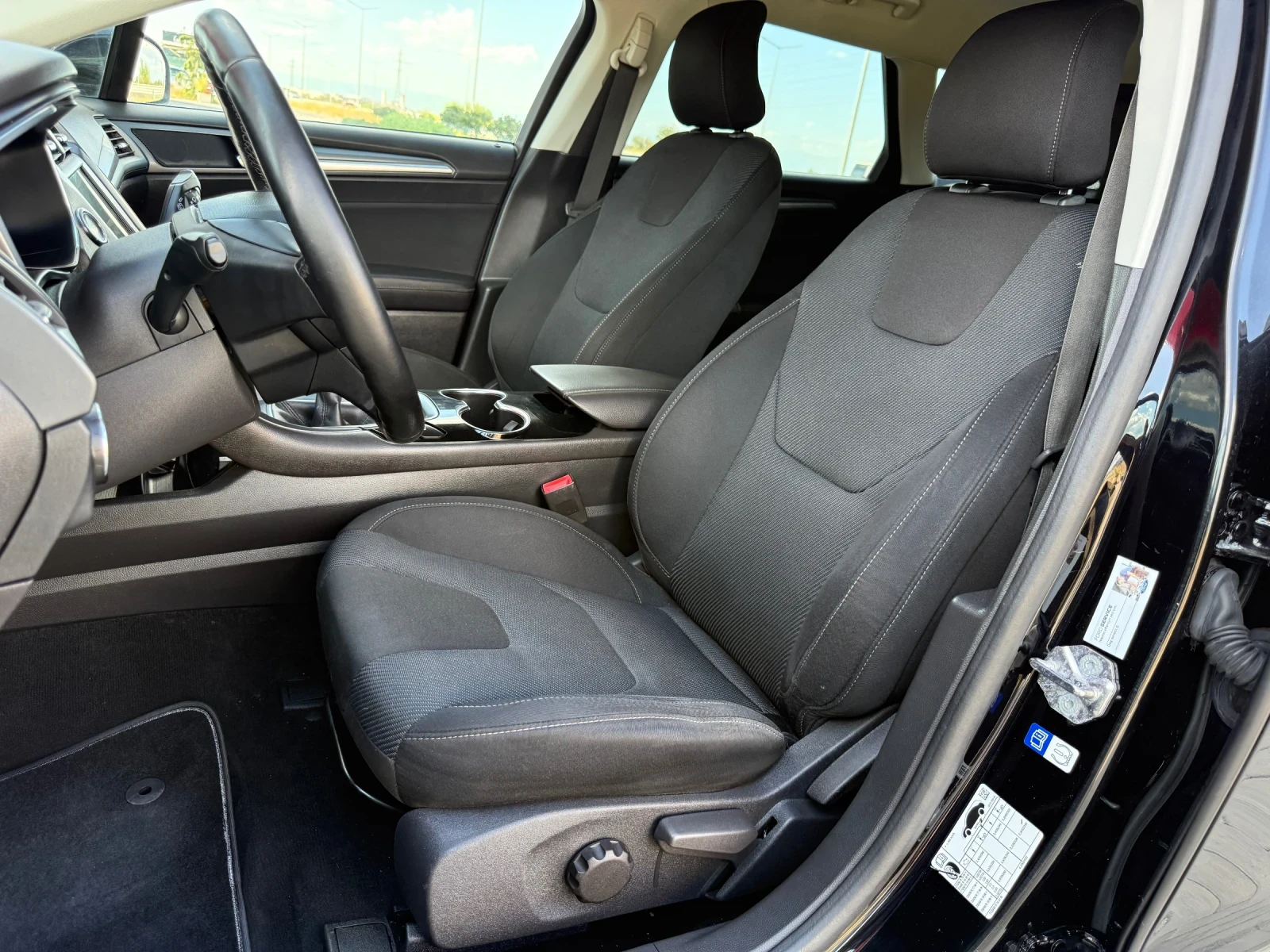 Ford Mondeo 2.0 TDCi / KEYLESS / NAVI / PODGREV, снимка 10 - Автомобили и джипове - 55954967