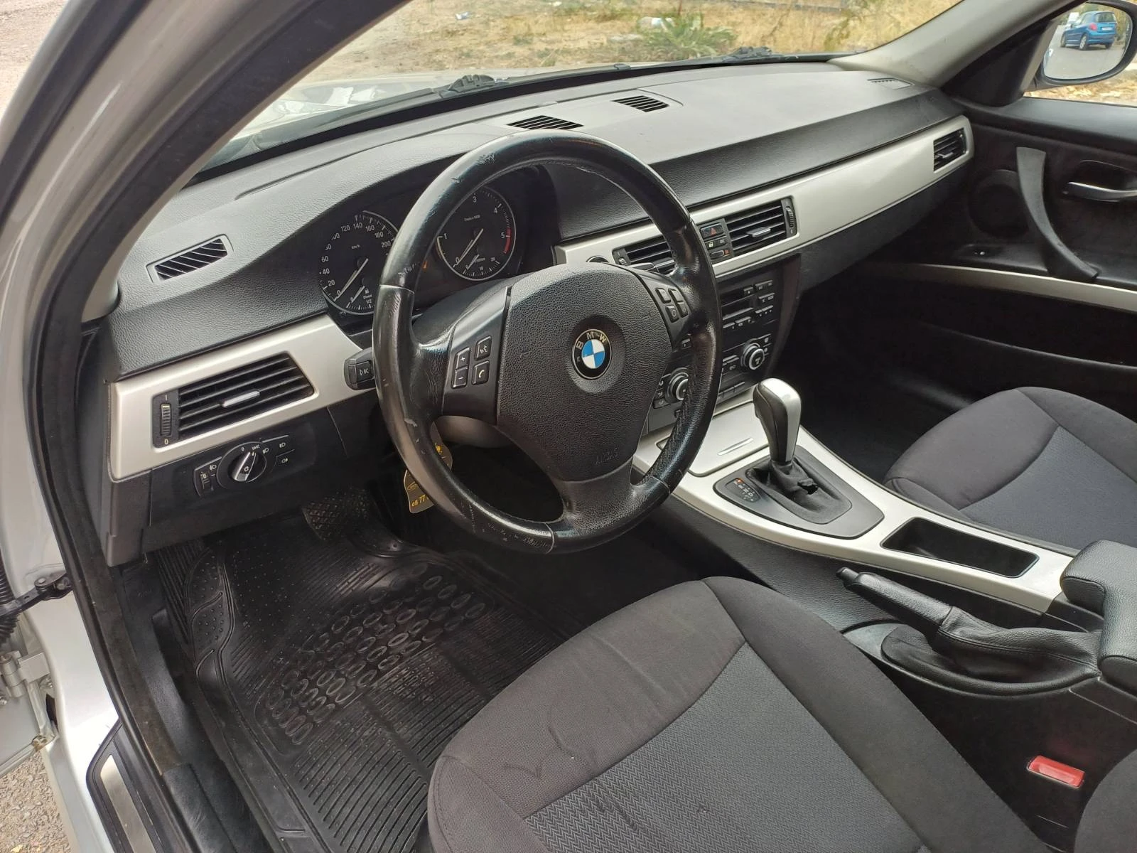 BMW 320 d Touring xDrive, снимка 9 - Автомобили и джипове - 56559796