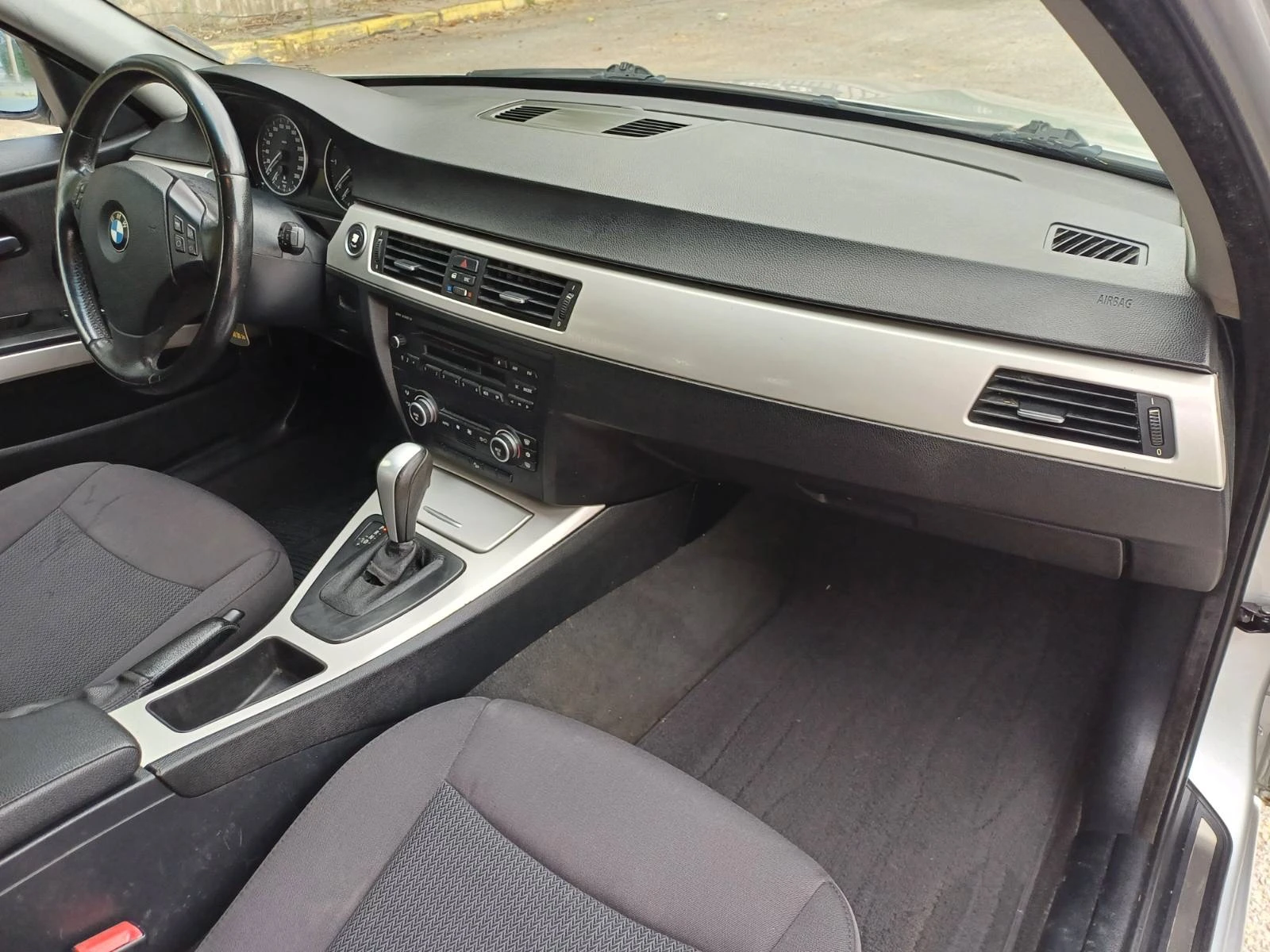 BMW 320 d Touring xDrive, снимка 13 - Автомобили и джипове - 56559796