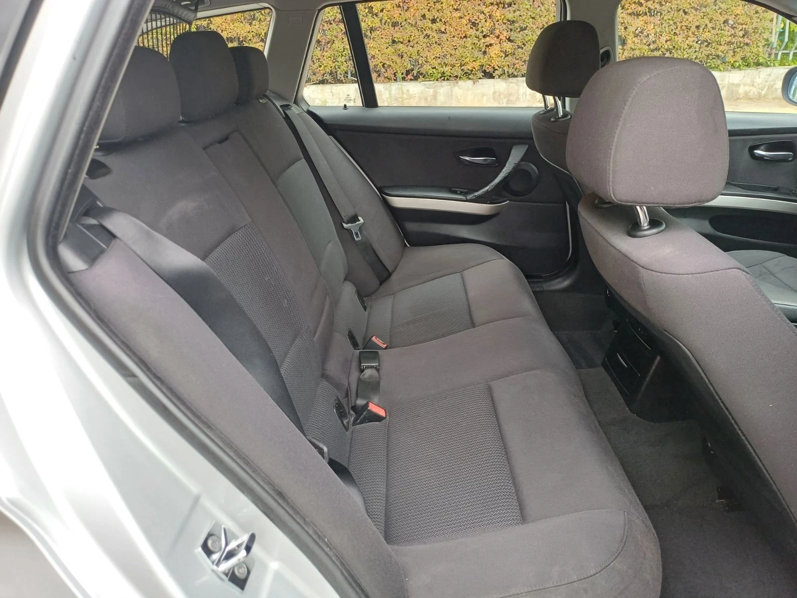 BMW 320 d Touring xDrive, снимка 15 - Автомобили и джипове - 56559796