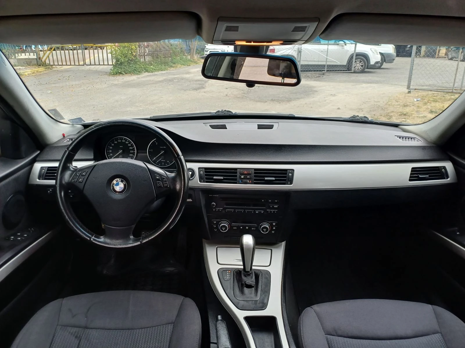 BMW 320 d Touring xDrive, снимка 12 - Автомобили и джипове - 56559796