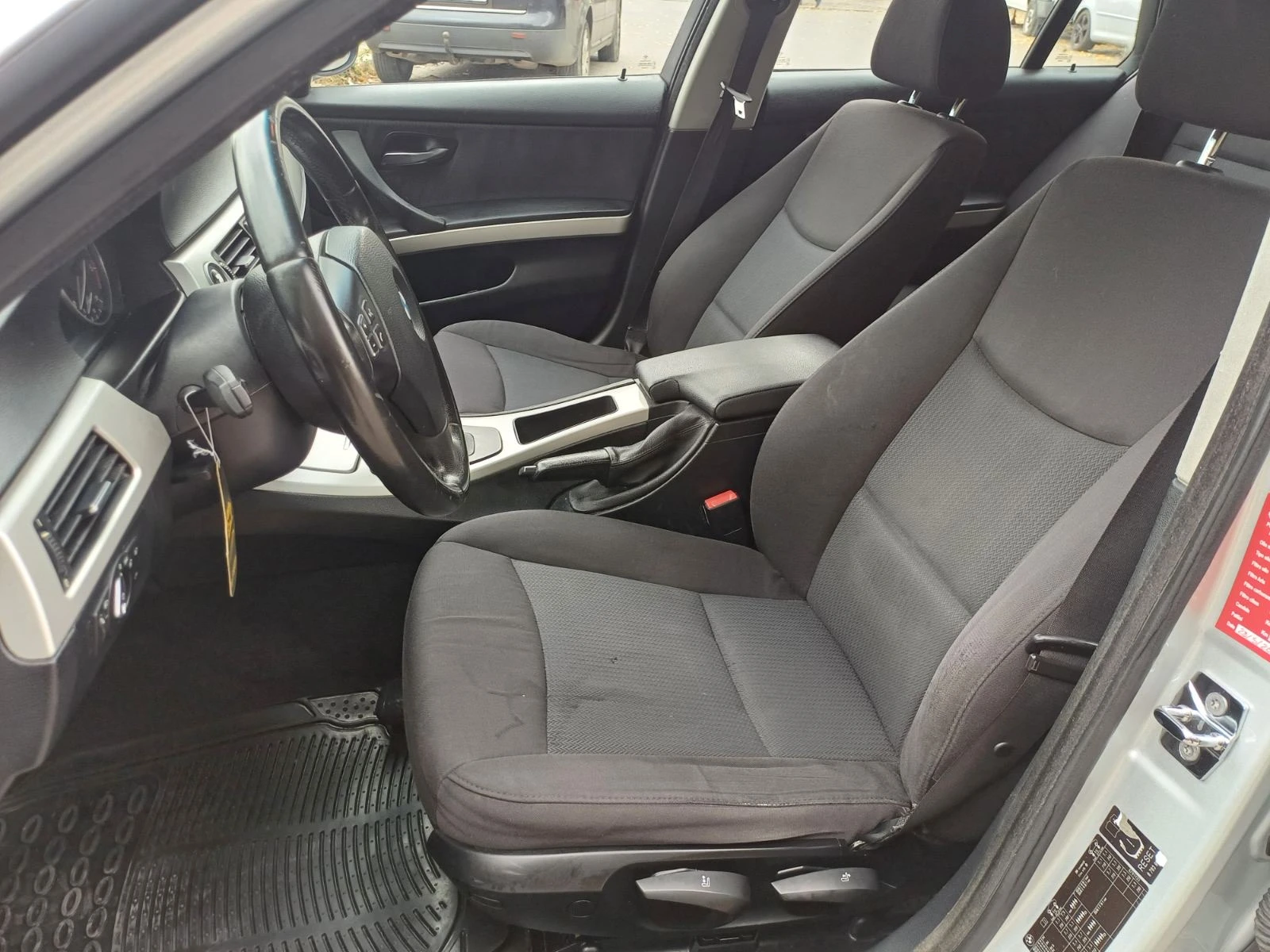 BMW 320 d Touring xDrive, снимка 11 - Автомобили и джипове - 56559796
