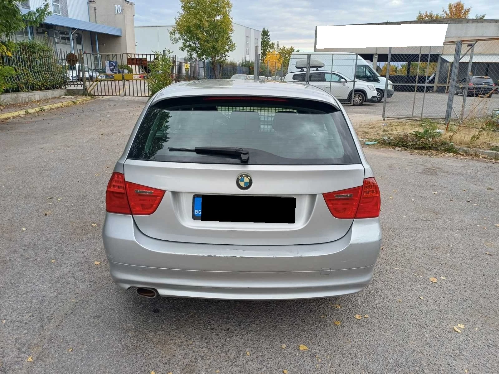 BMW 320 d Touring xDrive, снимка 6 - Автомобили и джипове - 56559796