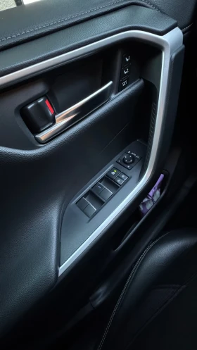 Toyota Rav4 Toyota Luxury Premium 4x4 | Пълна сервизна история, снимка 7