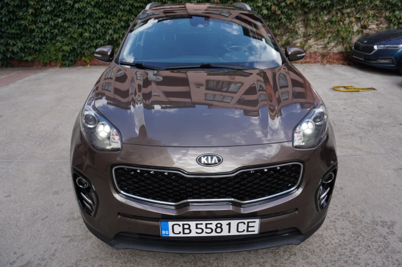 Kia Sportage 2.0 CRDI 4X4, снимка 2 - Автомобили и джипове - 47356268