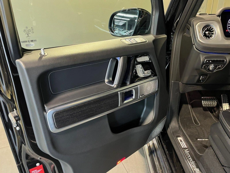 Mercedes-Benz G 400 d/AMG/4-MATIC/BURM/DISTRONIC/MULTIBEAM/360/, снимка 4 - Автомобили и джипове - 52225136