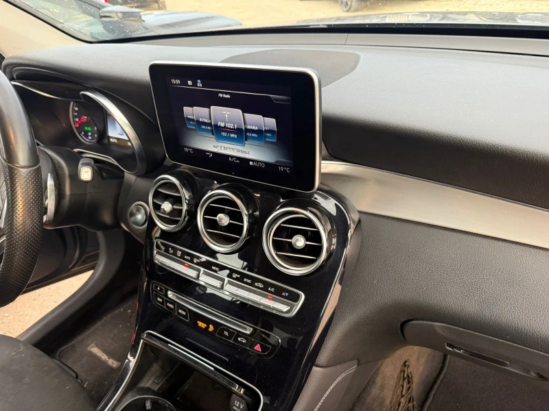 Mercedes-Benz GLC 250 (КАТО НОВА)^(4-MATIC), снимка 9 - Автомобили и джипове - 52555012