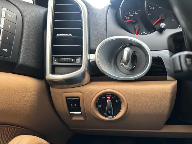 Porsche Cayenne Platinum Edition * * CARFAX * * АВТОКРЕДИТ * * , снимка 10 - Автомобили и джипове - 52799668