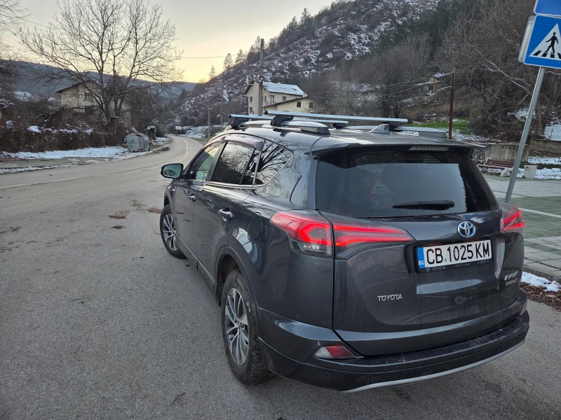 Toyota Rav4 Lyxury, снимка 4 - Автомобили и джипове - 52929578