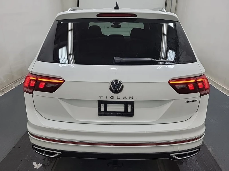 VW Tiguan * Highline R Line * CARFAX * БЕЗ ПЪРВОНАЧАЛНА ВНОС, снимка 4 - Автомобили и джипове - 52950462