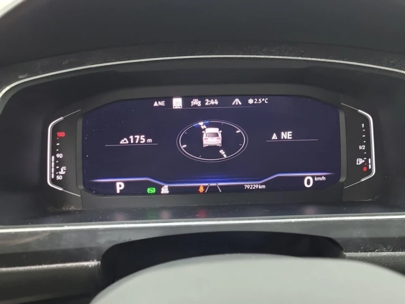 VW Tiguan * Highline R Line * CARFAX * БЕЗ ПЪРВОНАЧАЛНА ВНОС, снимка 8 - Автомобили и джипове - 52950462