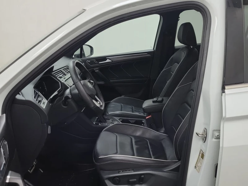 VW Tiguan * Highline R Line * CARFAX * БЕЗ ПЪРВОНАЧАЛНА ВНОС, снимка 15 - Автомобили и джипове - 52950462