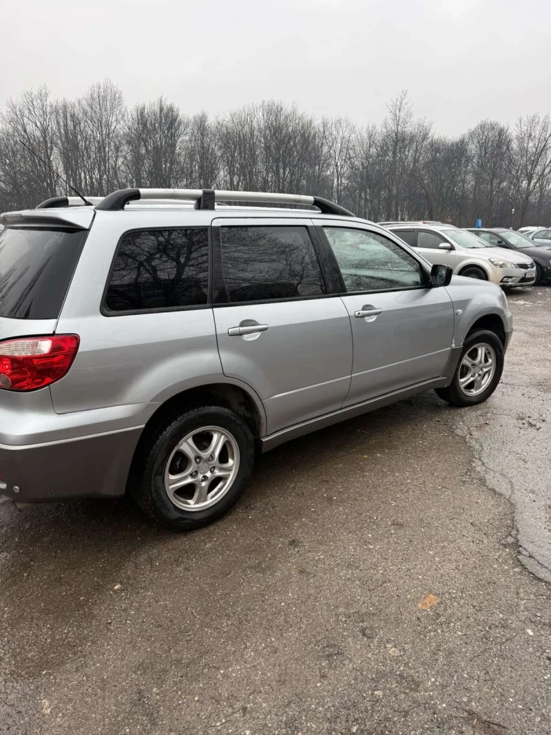 Mitsubishi Outlander, снимка 5 - Автомобили и джипове - 53056409